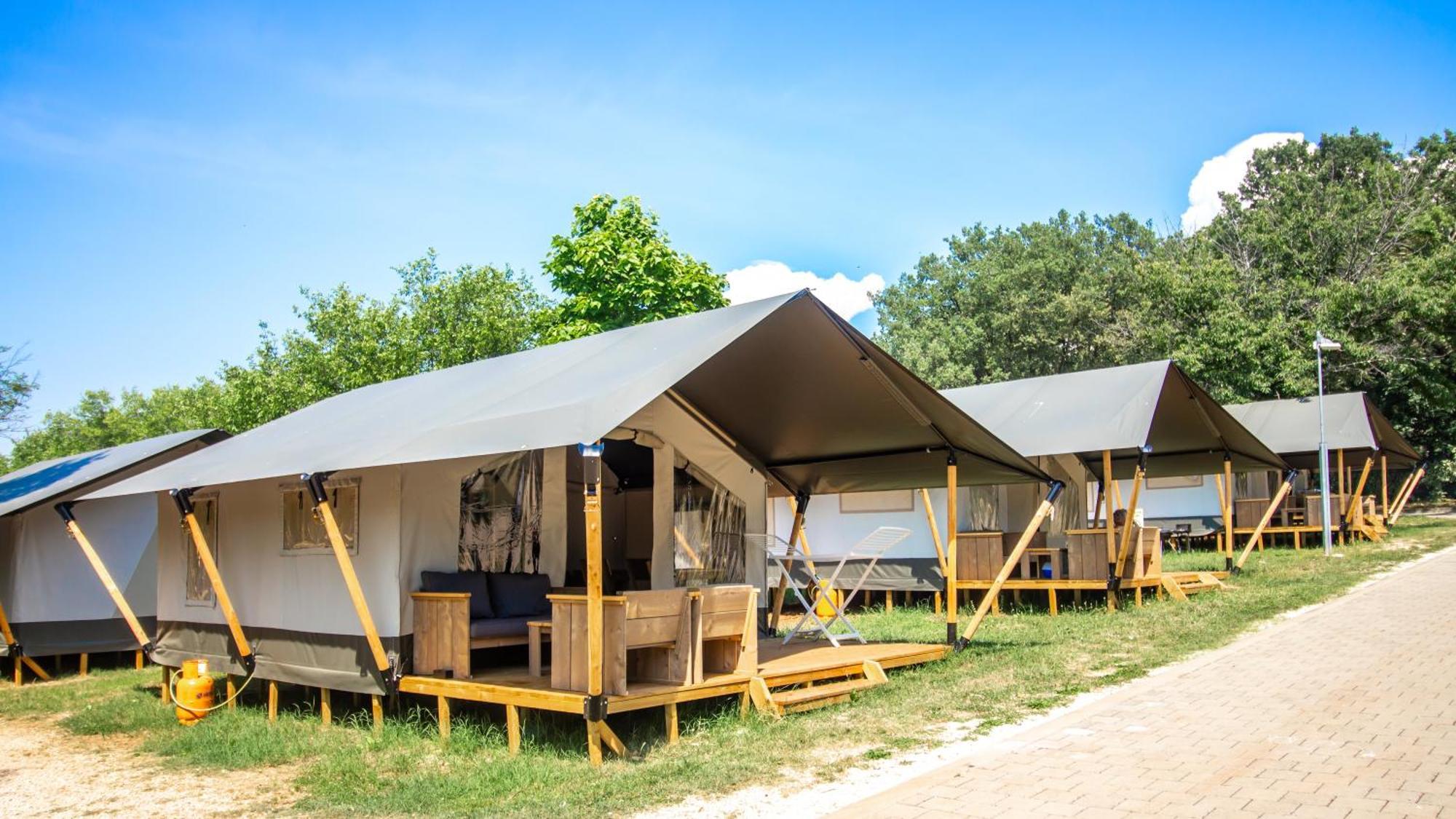 Easyatent Camping Porto Sole فيرسار المظهر الخارجي الصورة